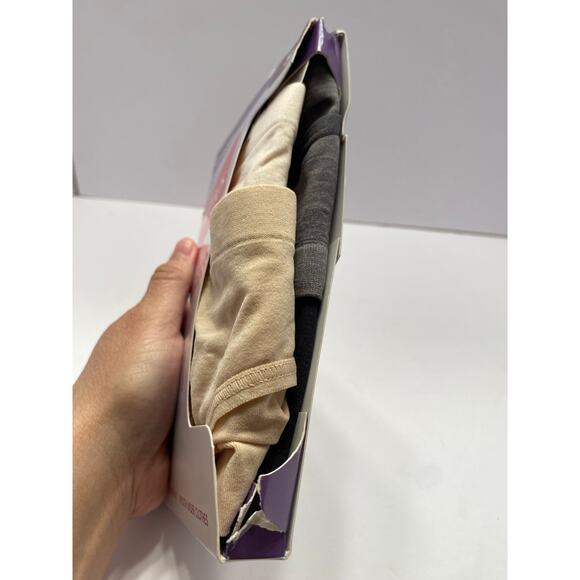 Hanes Girls Seamless Comfort Hipster Tagless Underwear Panties Size Small - Picture 2 of 4